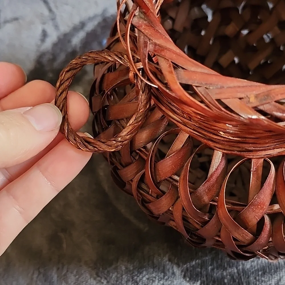 Hand woven chestnut vase basket ring handle small